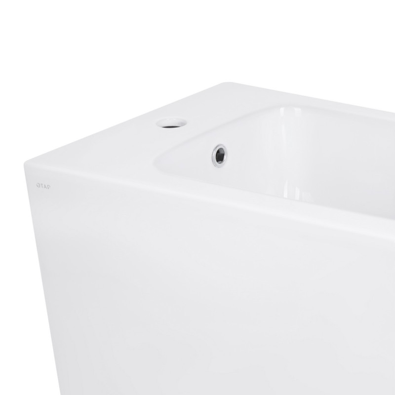 Биде напольное Qtap Crow 545х360х410 White QT05443370W