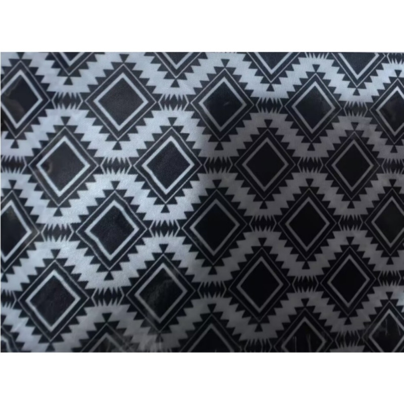 Шторка для ванной Mixxus SCT-007-180x180 из полиэстера со встроенными кольцами (Узор "Соты" черно-белый) (AC0648)